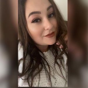 Meet your Posher, Abigail